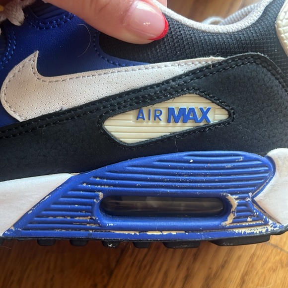 Nike Airmax sneakers. Used but in great condition - Picture 2 of 5